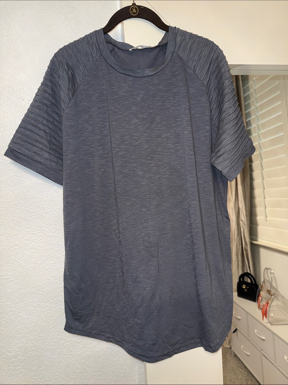 Men's Short Sleeve Crewneck Shirt in Charcoal Blue